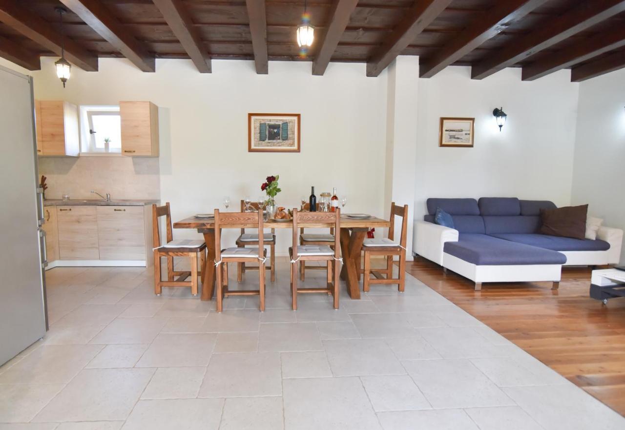 Vacation Home Mate Ceko Sukošan Buitenkant foto